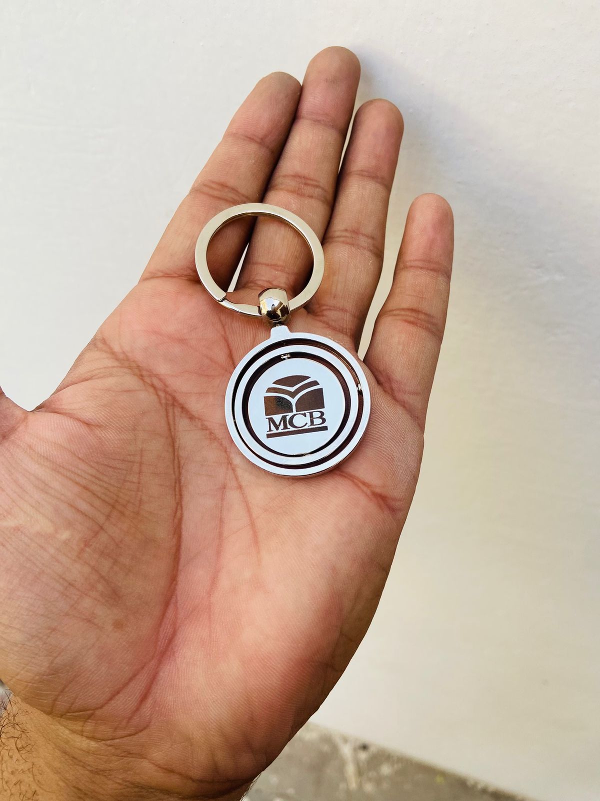 Customized Name/Logo Global Metallic 360 Rotatable Keychain For, Car Key Ring, Business Key Ring